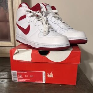 NWT big Nike high White and Red Sneakers Classic High-Top
